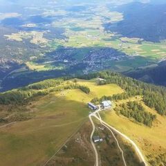 Flugwegposition um 11:45:45: Aufgenommen in der Nähe von Gemeinde Mauterndorf, 5570 Mauterndorf, Österreich in 2123 Meter